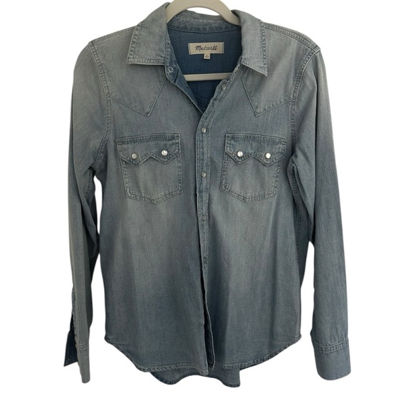 Madewell Tops - Madewell womens stretch Denim Shirt by - Classic Blue‎ beautiful S